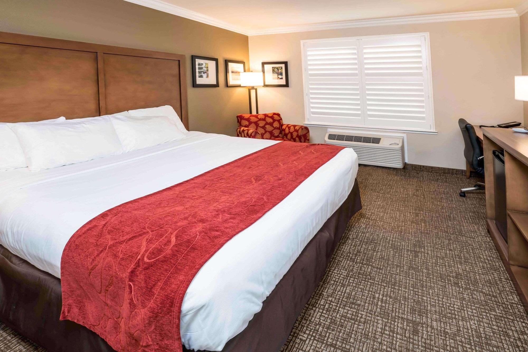 Comfort Suites Fresno River Park Esterno foto