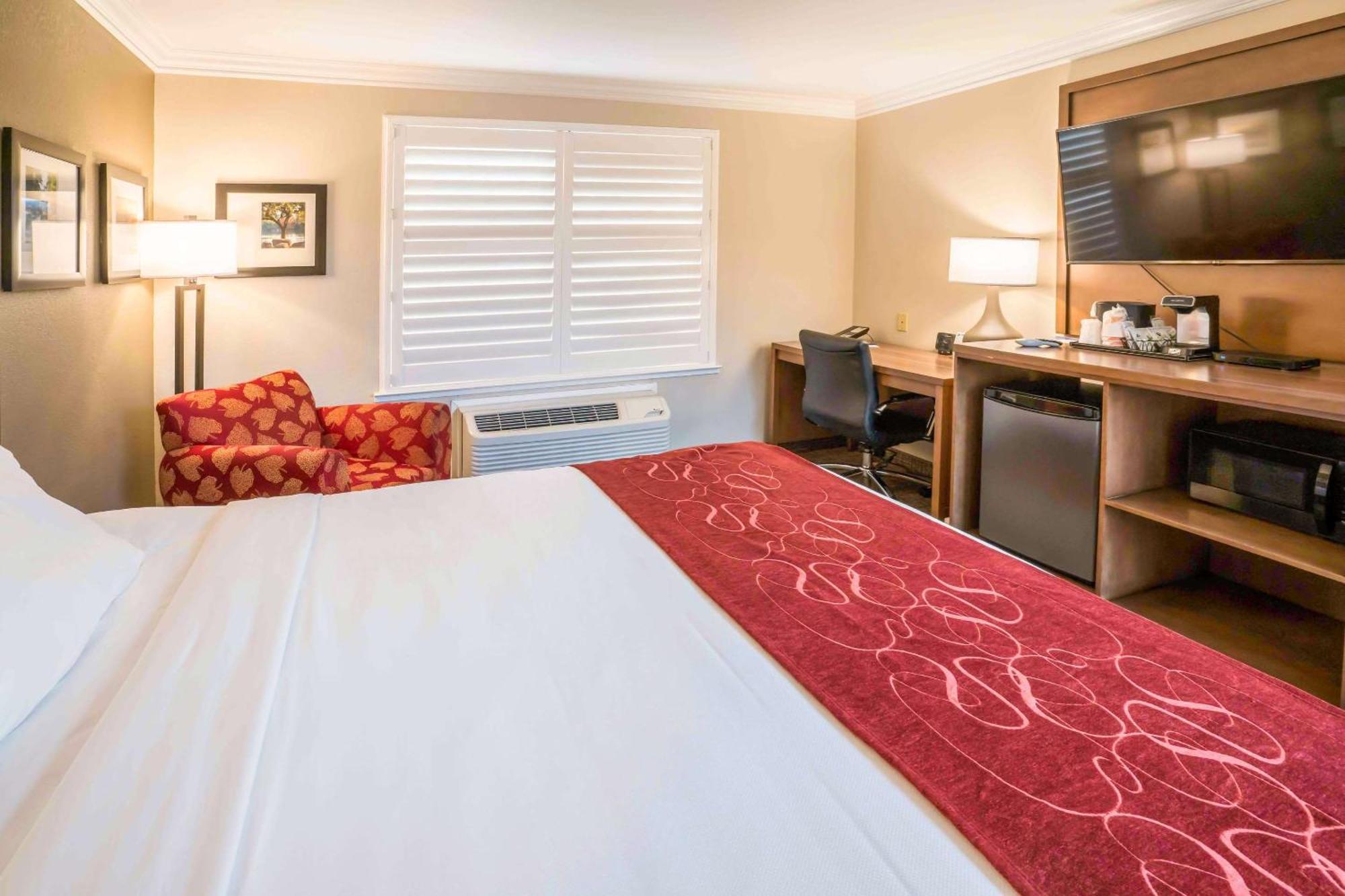 Comfort Suites Fresno River Park Esterno foto